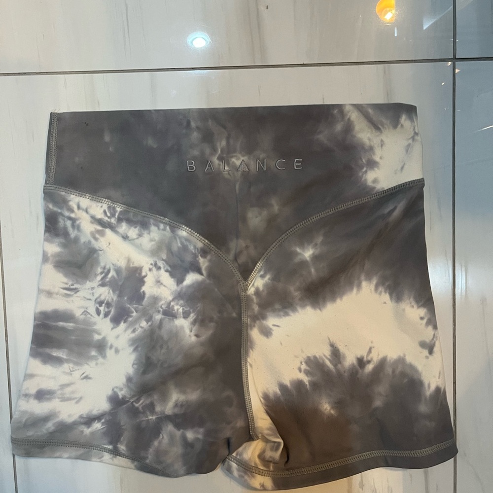 Balance Athletica Cloud Tie Die Shorts Size Small